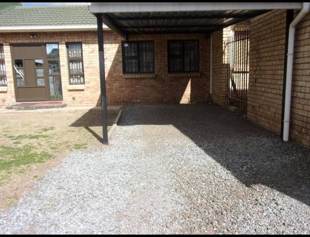 2 BEDROOM TOWNHOUSE FOR SALE IN WESTBOURNE